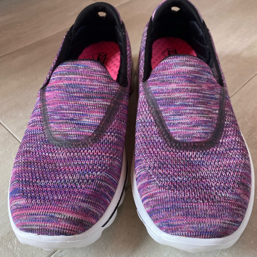 Brand New Women’s Skechers